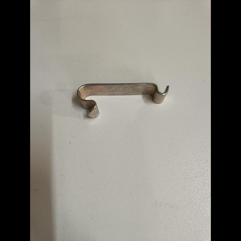 Clips to fix the tub front panel